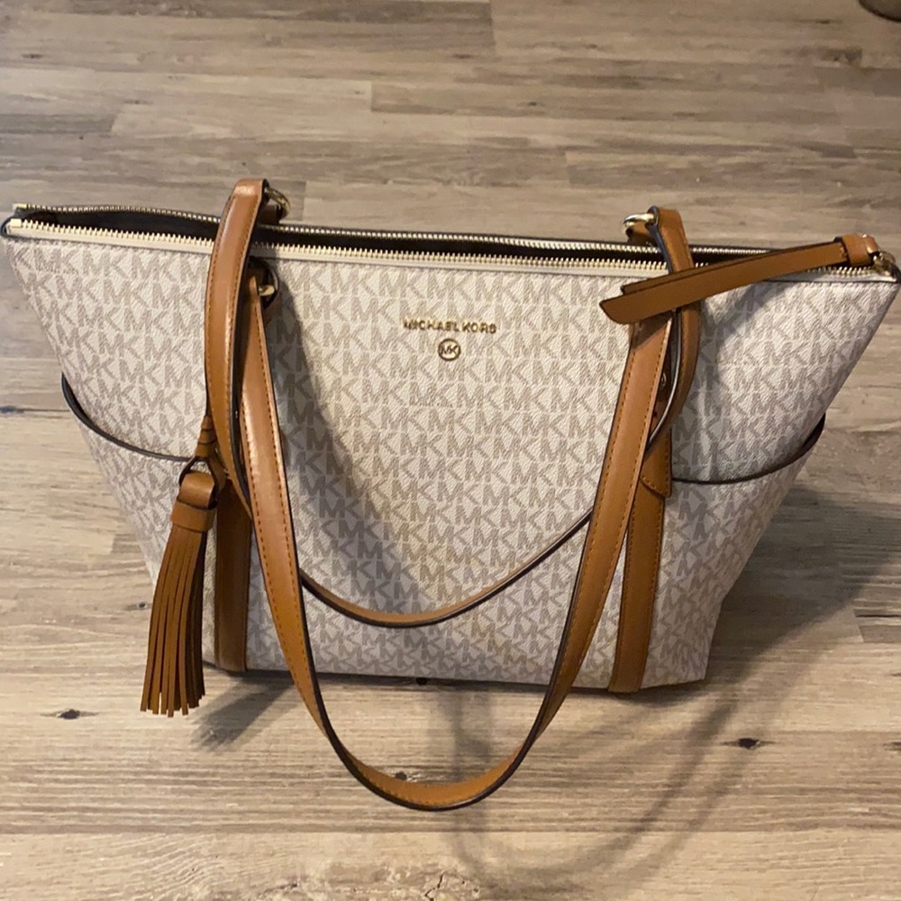 Michael Kors Tote